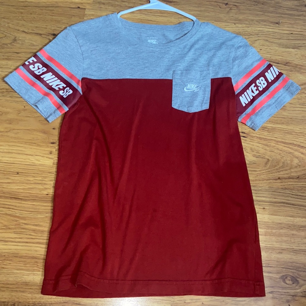 boys Nike Tee